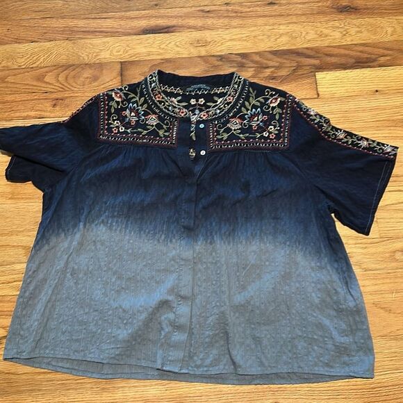 ZARA Blue/Grey Ombré Floral Embroidered Cotton Top, Hidden Button Front Sz Large - Picture 15 of 15